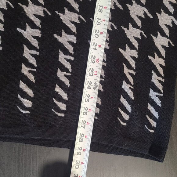 Hugo Boss Virgin Wool Houndstooth Sweater Black Gray Fade Medium - Picture 4 of 9